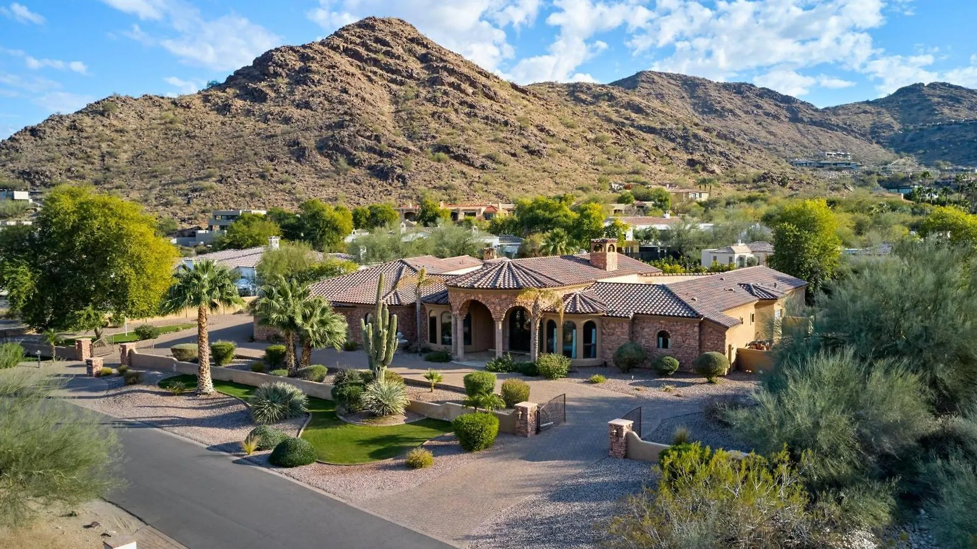 Luxe-Mountain Estate-Heated Pool-Paradise Valley Scottsdale